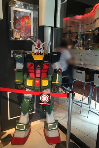 ガンダムカフェ　ガンダム